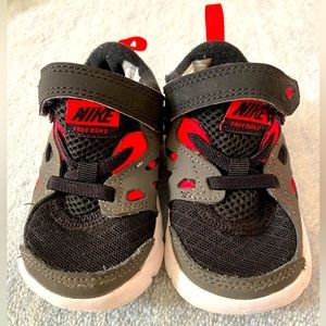 Nike toddler shoes size 5C